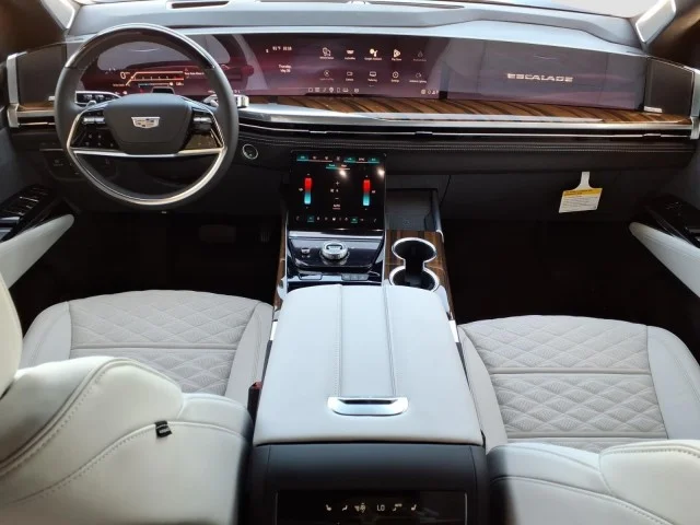2026 Cadillac Escalade Platinum Luxury - Photo 17