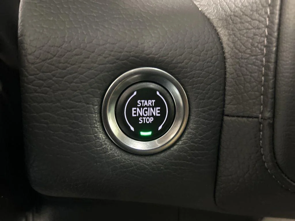 Used 2021 Onyx Black GMC Denali image 23