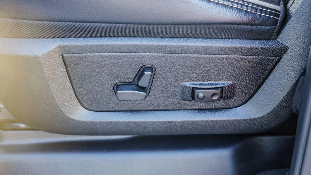 Used 2024 White Ram Laramie image 25