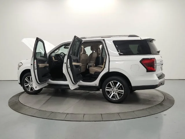 Used 2024 White Ford Limited image 12