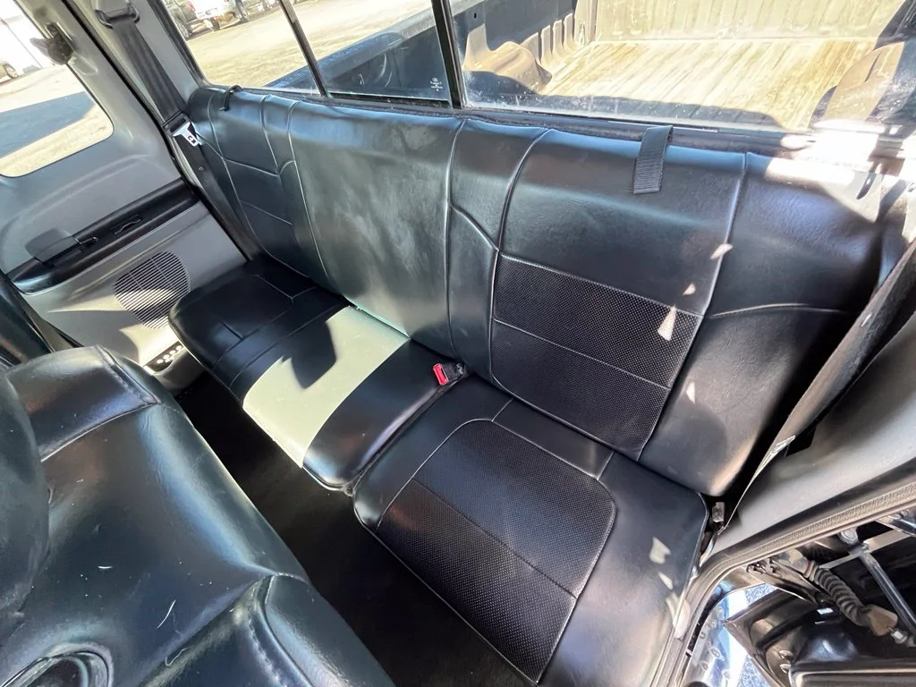 Used 2002  Ford XL image 14