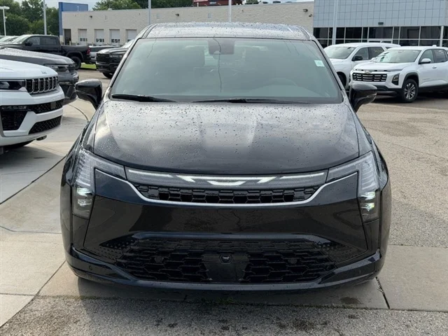 New 2027 Diamond Black Crystal Pearl-Coat Exterior Paint Chrysler Select image 2