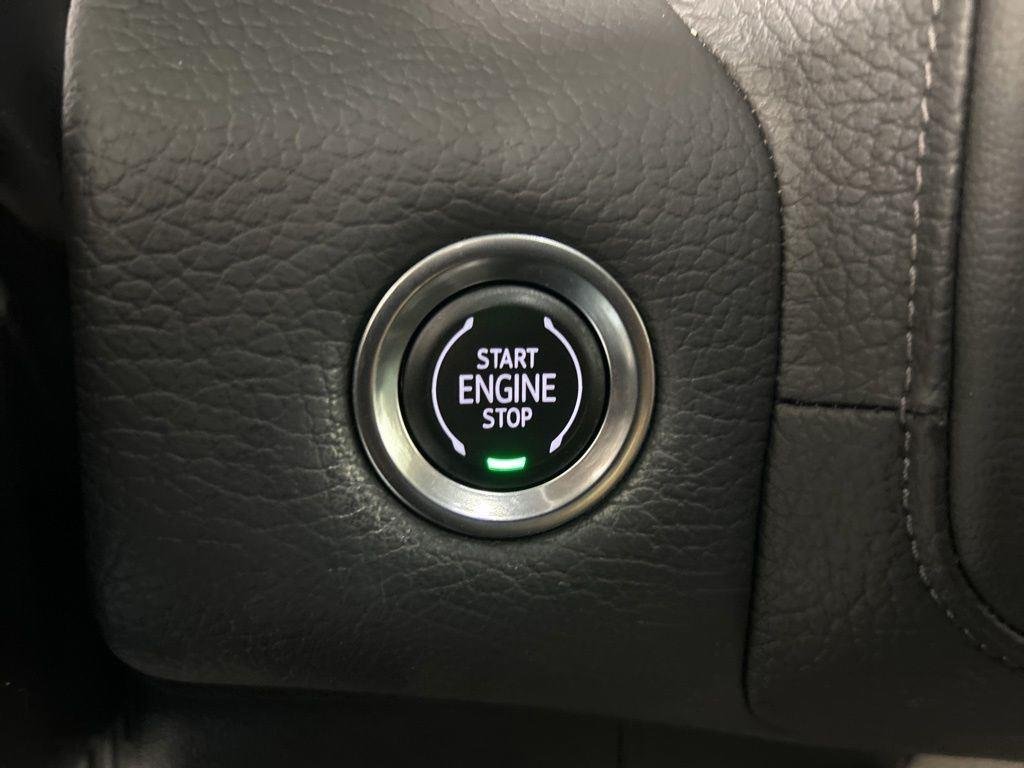 Used 2021 Onyx Black GMC Denali image 23
