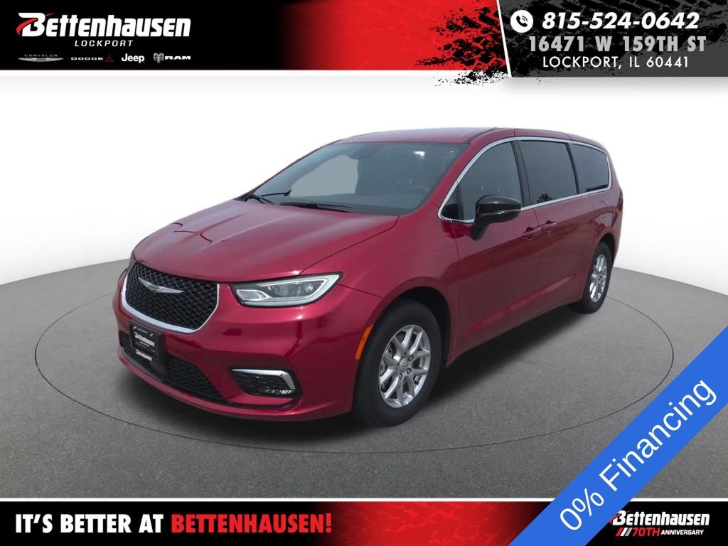 2026 Chrysler Pacifica Select's photo