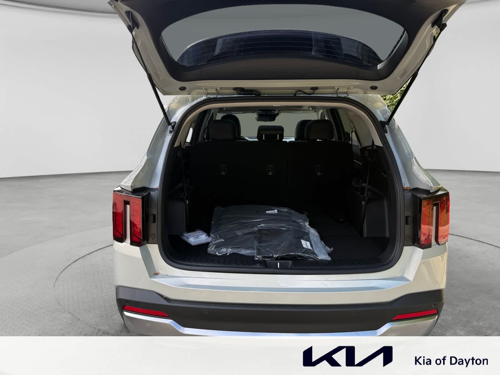 New 2026 Ivory Silver Kia S image 23