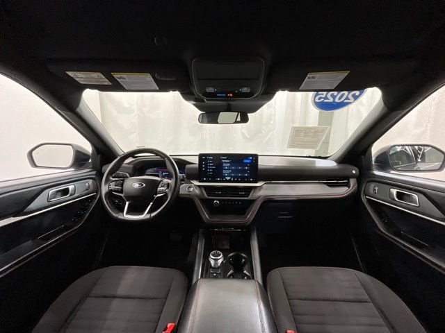 Used 2025 Gray Ford ST-Line image 16