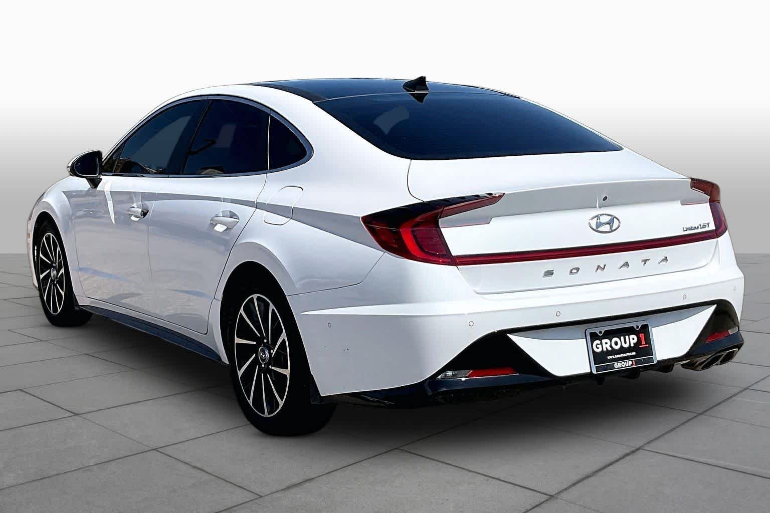 Used 2021 Quartz White Hyundai Limited image 12