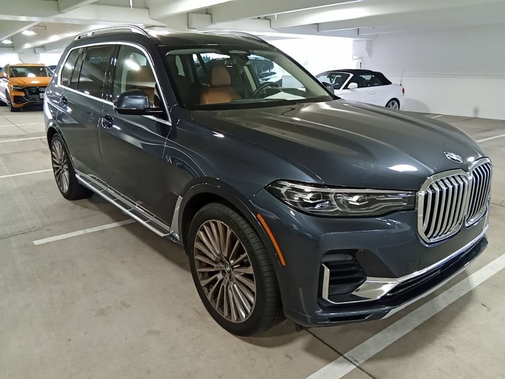 Used 2021 Arctic Gray Metallic BMW xDrive40i image 3