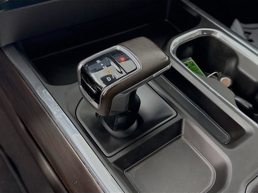 2024 GMC Sierra 1500 SLT - Photo 18
