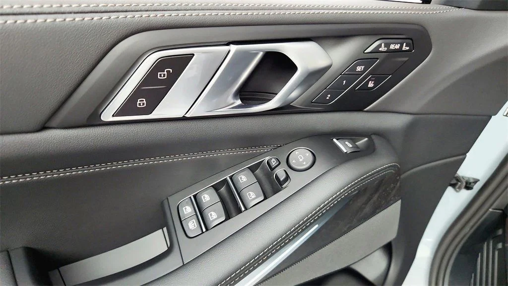 Used 2026 Brooklyn Grey Metallic BMW xDrive40i image 19