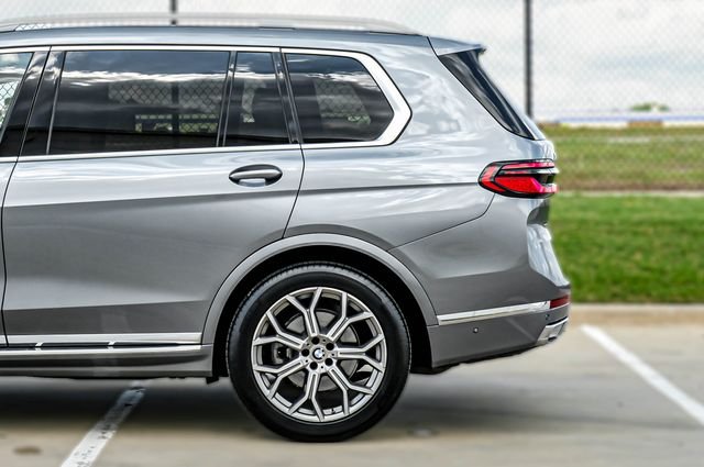 Used 2024 Gray BMW xDrive40i image 21