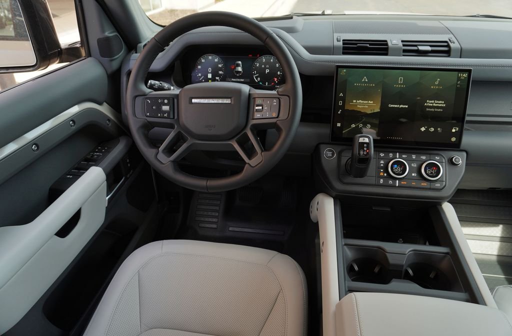 New 2026 Borasco Grey Land Rover X-Dynamic SE image 16