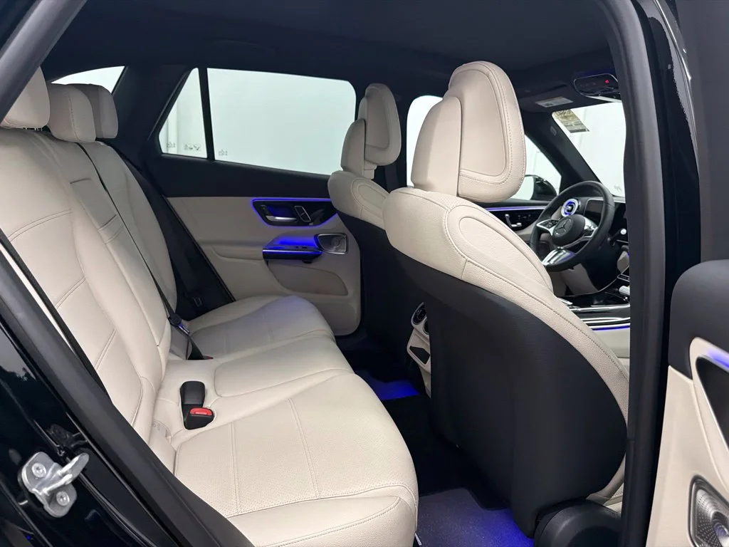 New 2027 Black Mercedes-Benz GLC 300 image 26