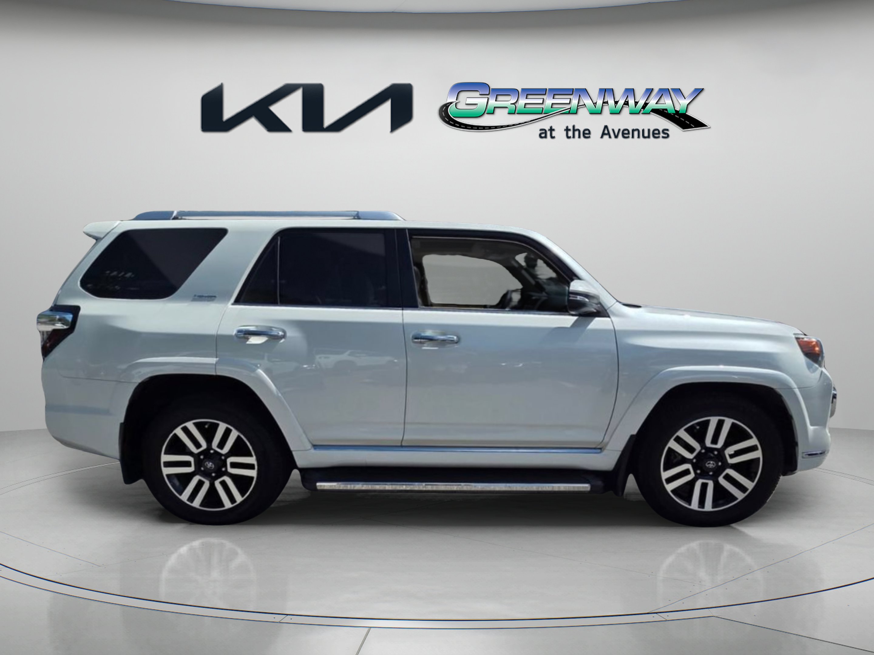 Used 2020 Blizzard Pearl Toyota Limited image 8