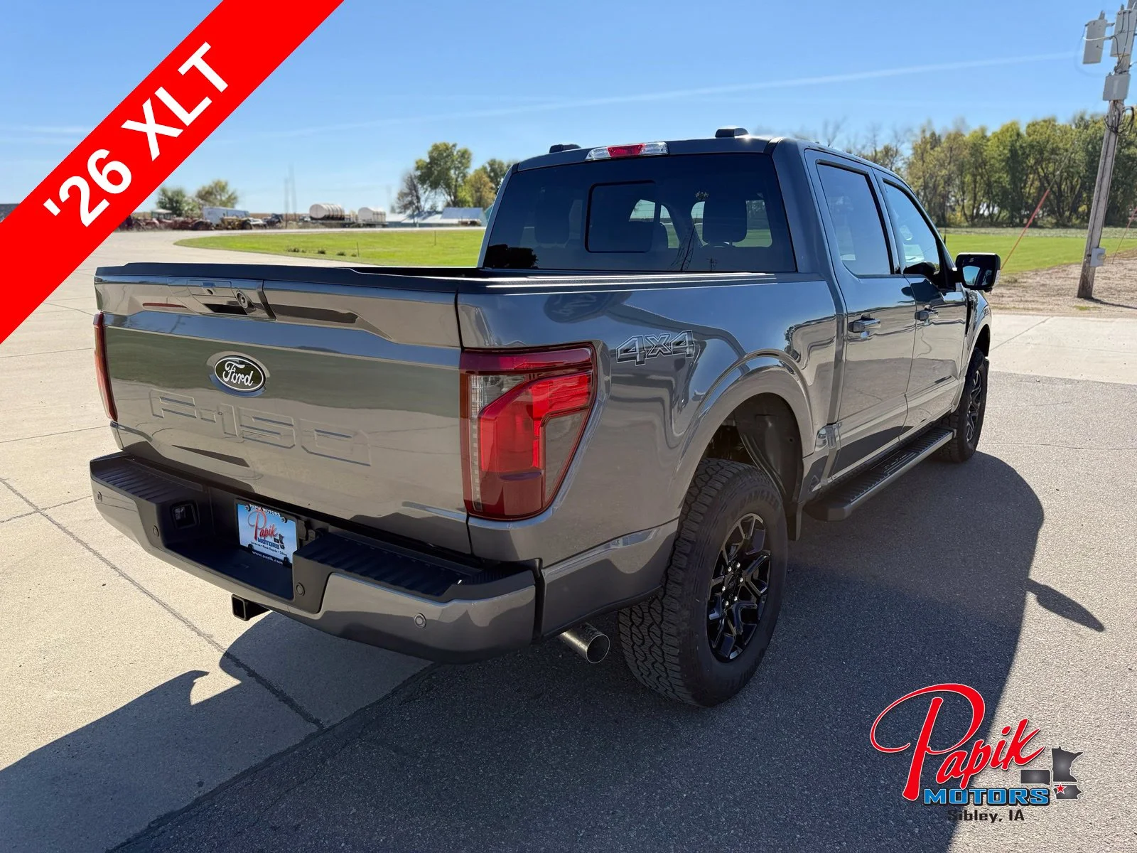 New 2026 Gray Metallic Ford XLT image 7