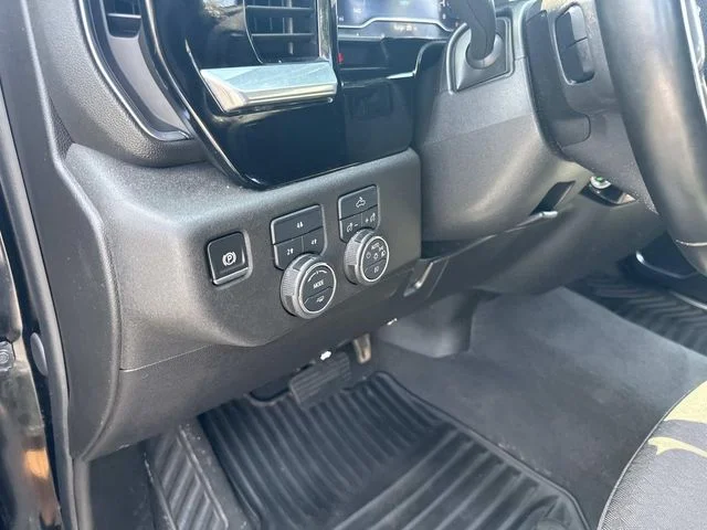 Used 2025 Black Chevrolet LT image 29