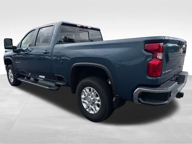 Used 2024 Lakeshore Blue Metallic Chevrolet LT image 3