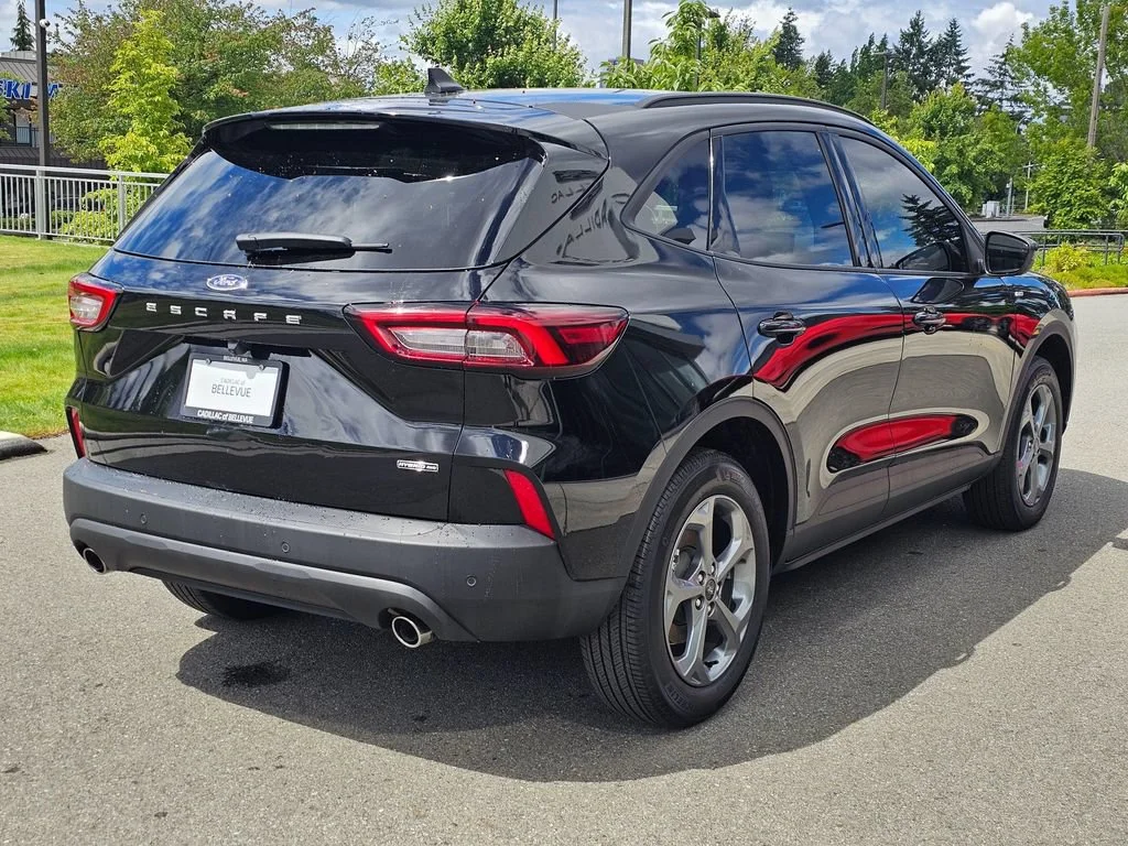 Used 2025  Ford ST-Line Select image 5