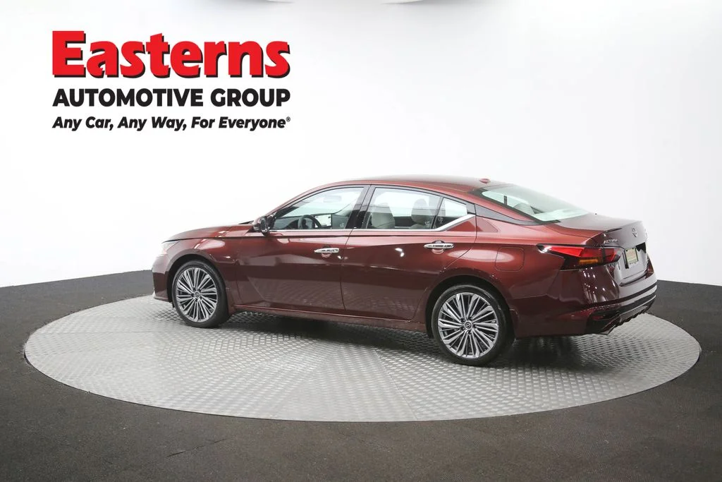 Used 2024 Red Nissan 2.5 SL image 66
