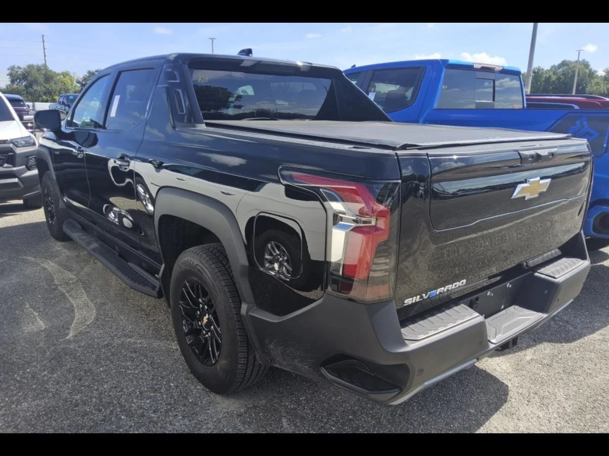 Used 2025 Black Chevrolet LT - Extended Range image 7