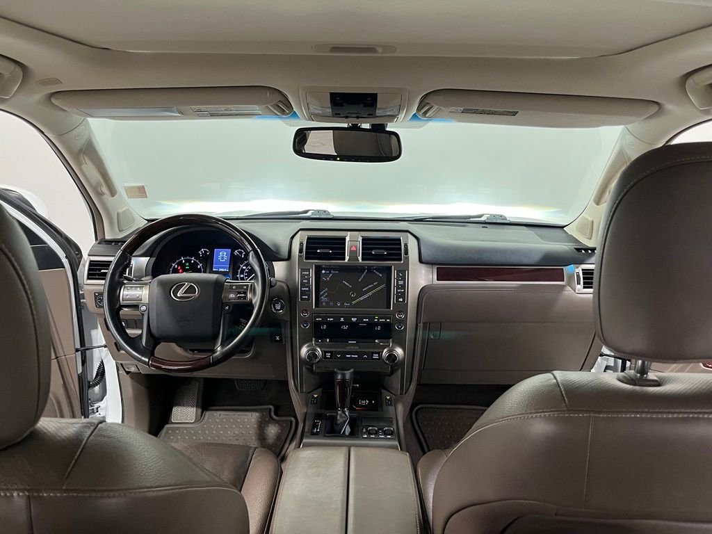Used 2019 Starfire Pearl Lexus 460 image 20