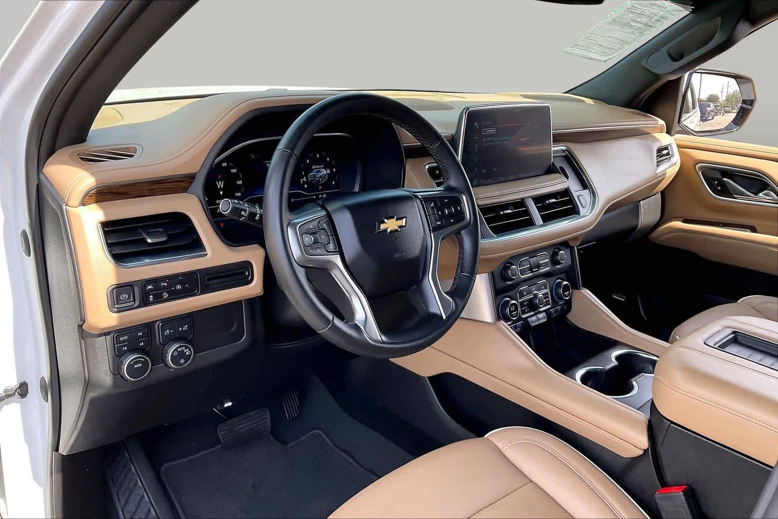 Used 2023 Iridescent Pearl Tricoat Chevrolet Premier image 16