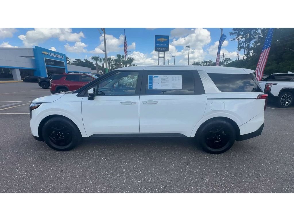 Used 2025 White Kia LXS image 5
