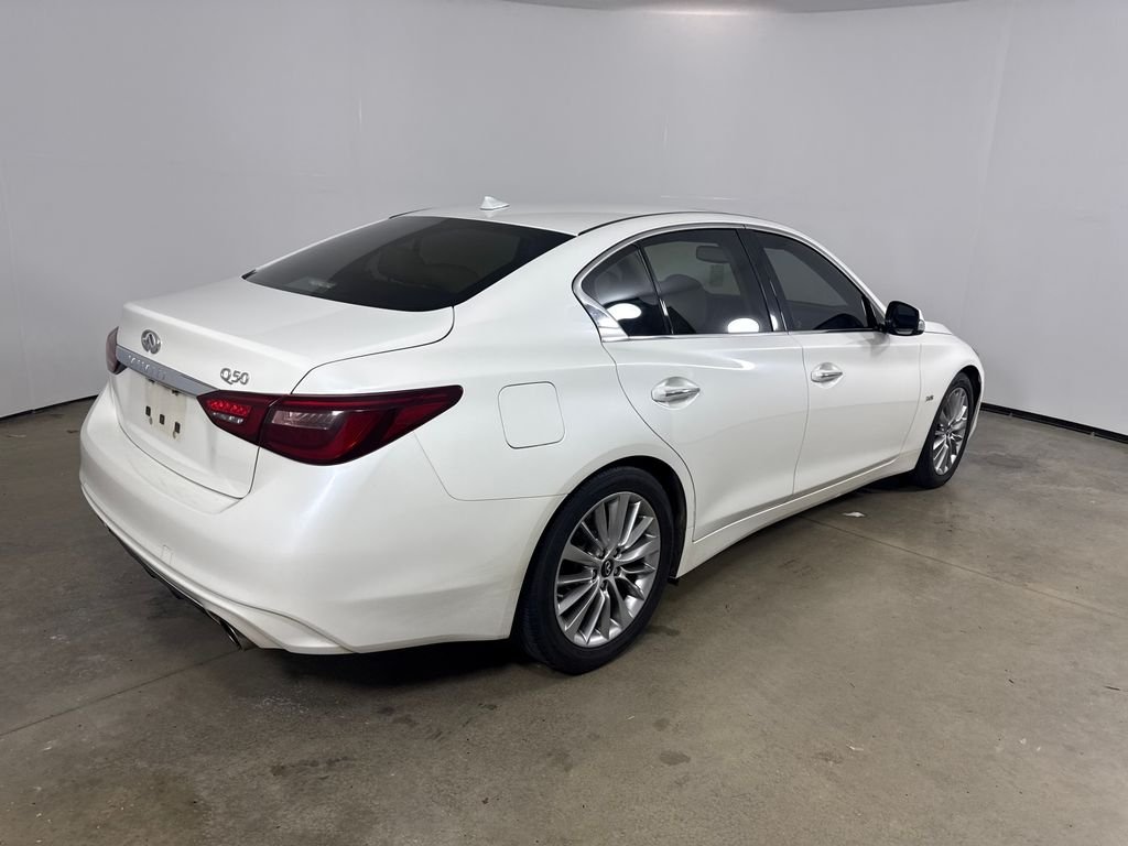 Used 2019 White INFINITI 3.0t LUXE image 5