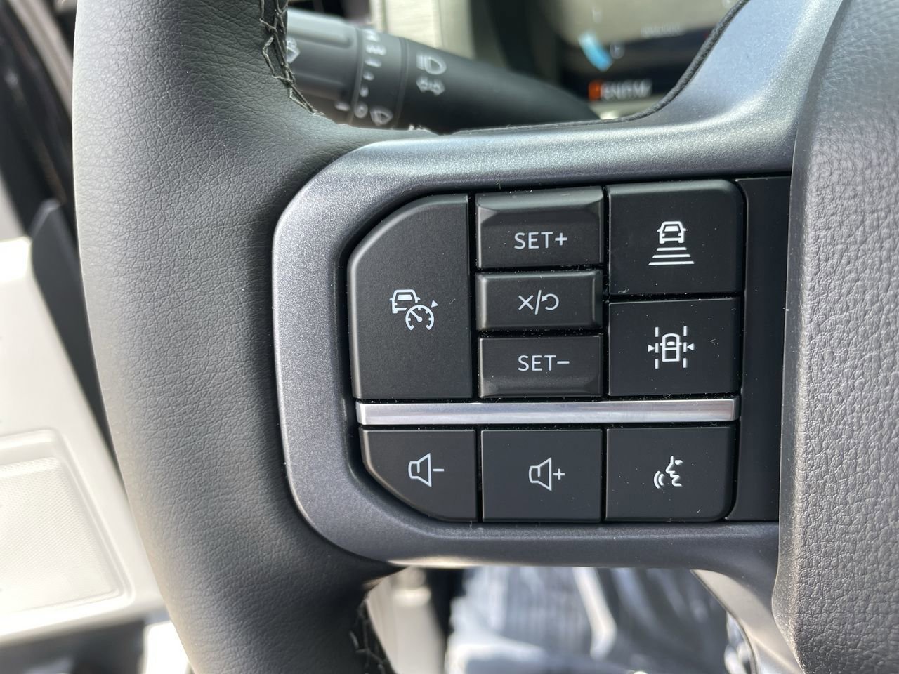 New 2026 Agate Black Metallic Ford XLT image 27