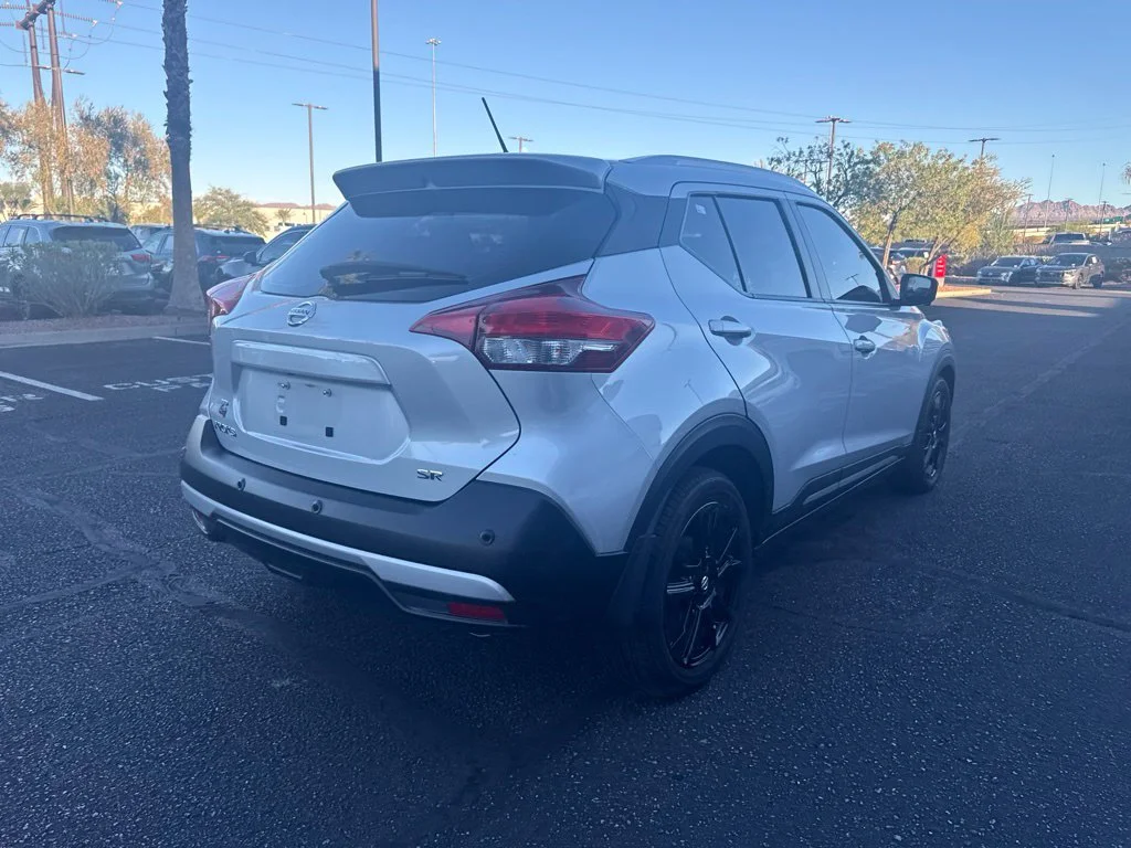 Used 2020 Silver Nissan SR image 11