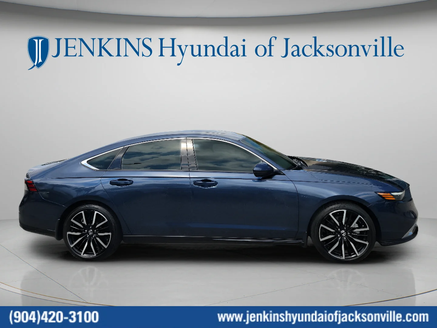 Used 2024 Canyon River Blue Metallic Honda Touring image 2
