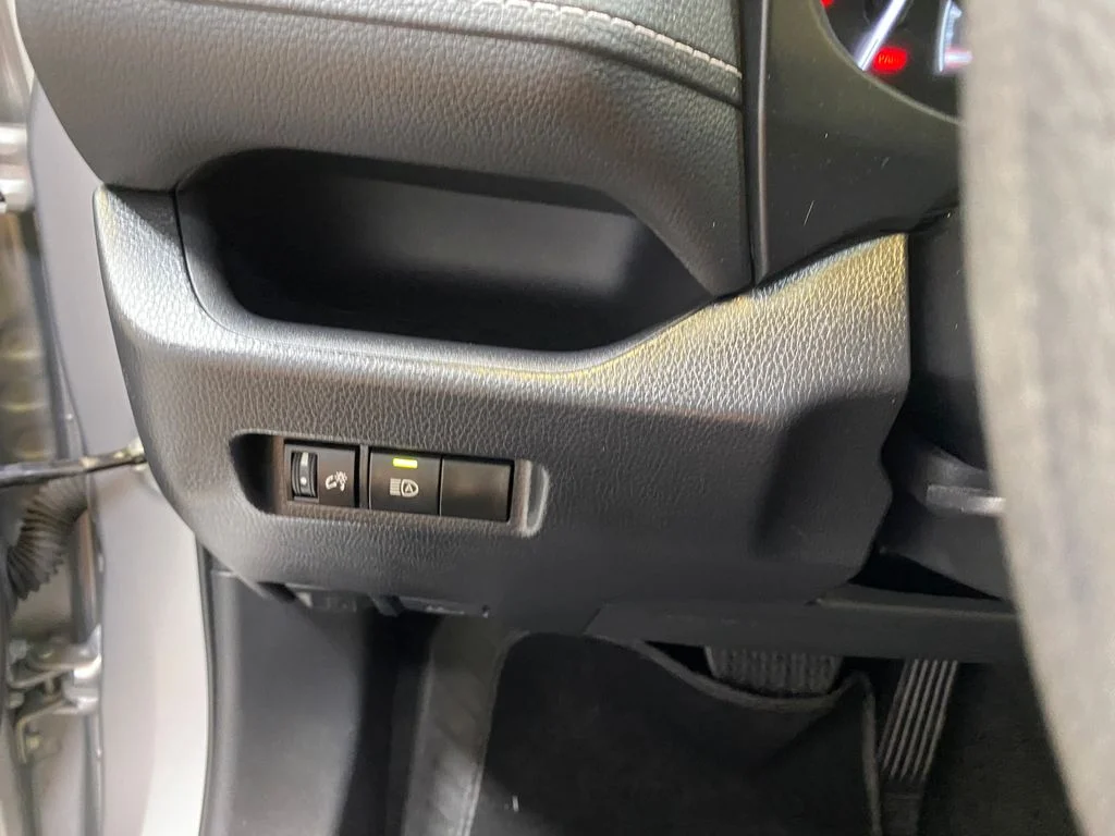 Used 2025 Silver Toyota LE image 33