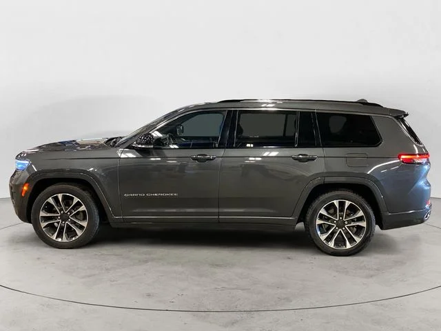 Used 2022 Gray Jeep Overland image 8