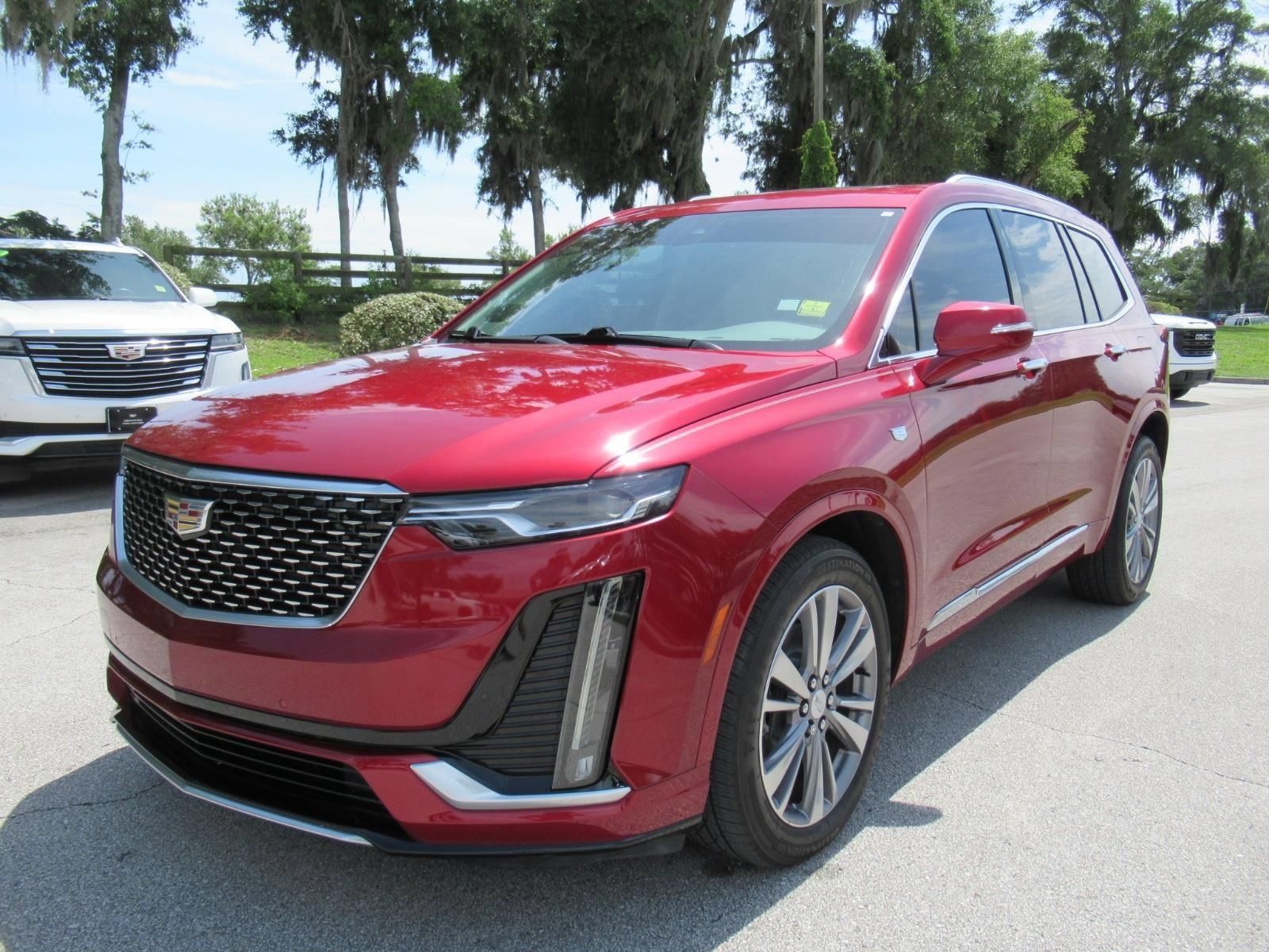 Used 2020 RED HORIZON TINTCOAT Cadillac FWD Premium Luxury image 3
