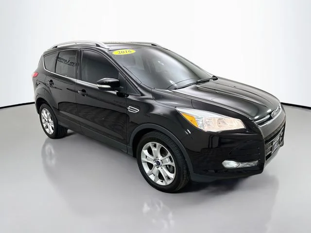 2016 Ford Escape Titanium's photo