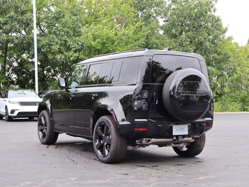 New 2026 Santorini Black LAND ROVER X-Dynamic SE image 5