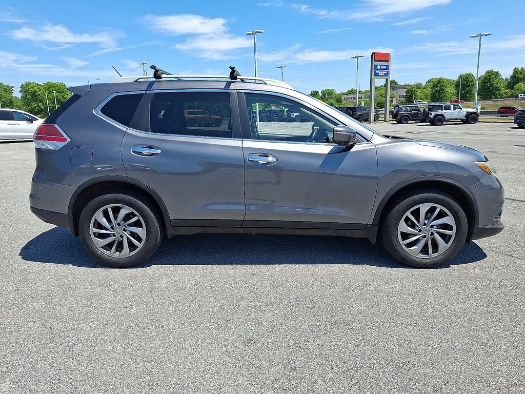 Used 2015 Gray Nissan SL image 8