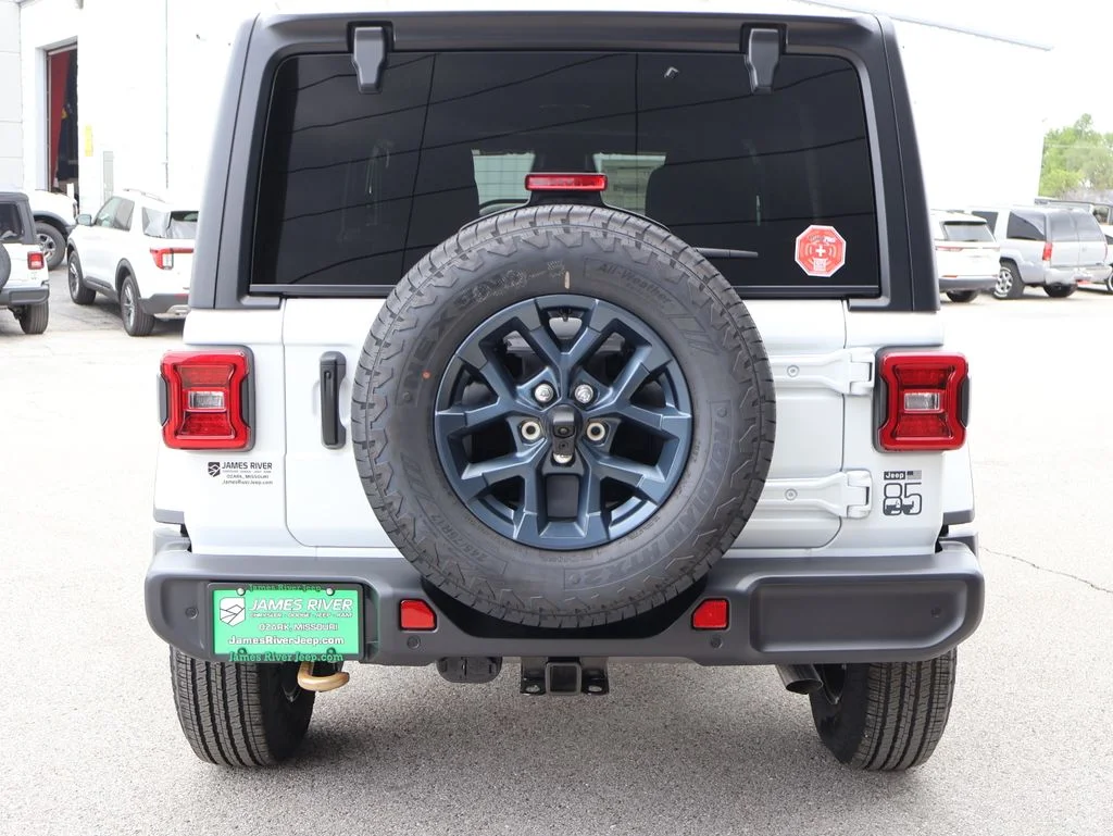 New 2026 Bright White Clear-Coat Exterior Paint Jeep 85th Anniversary Edition image 4