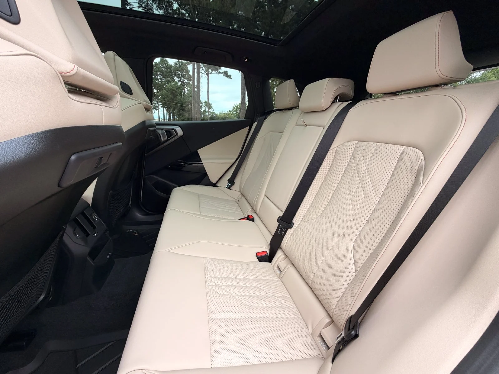 New 2026 Alpine White BMW M50 xDrive image 14