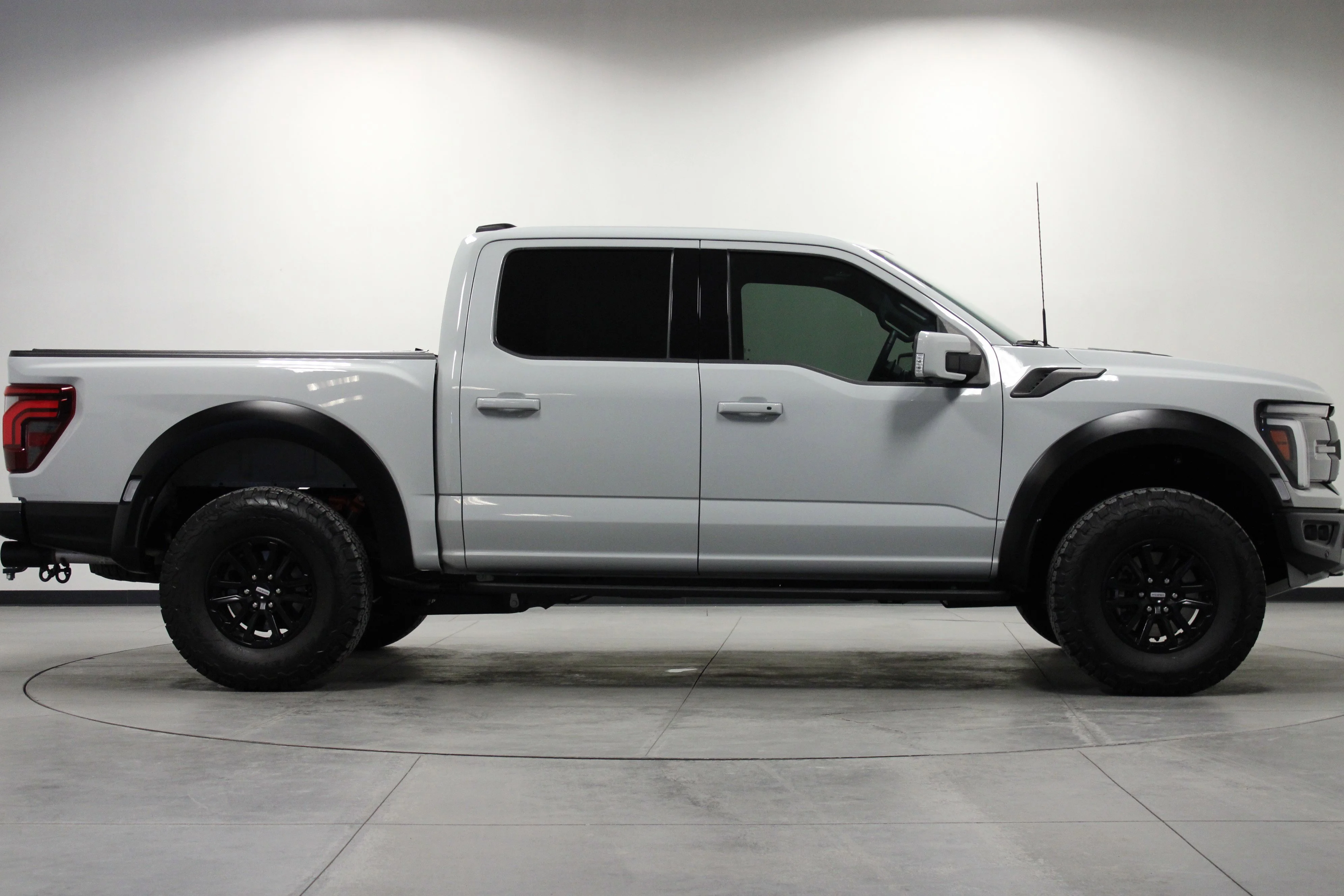 Used 2024 Avalanche Ford Raptor image 3