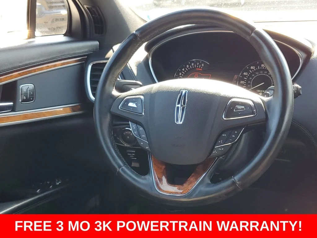 Used 2016 Silver Lincoln Select image 32