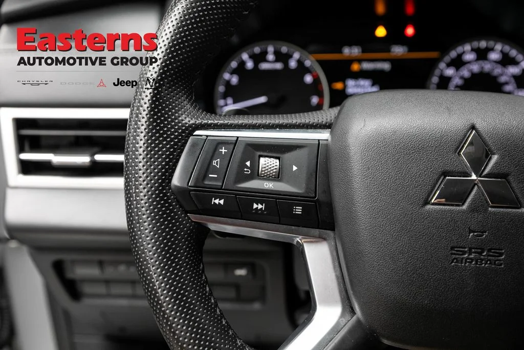 Used 2025 Silver Mitsubishi SE image 14