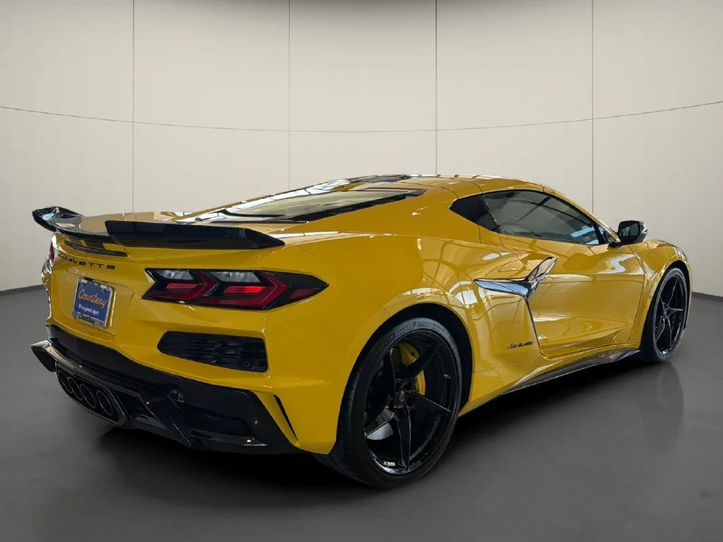 New 2027 Competition Yellow Tintcoat Metallic Chevrolet 3LZ image 4