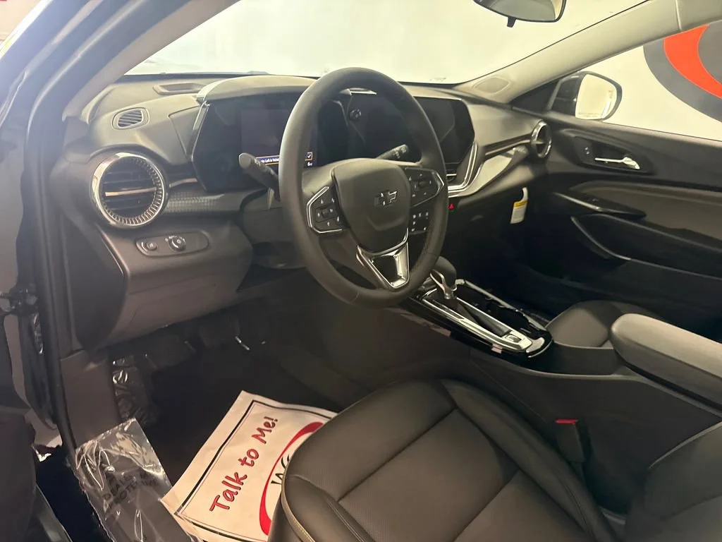 New 2026 Mosaic Black Metallic Chevrolet ACTIV image 11