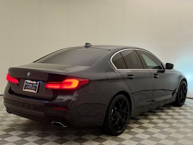 Used 2021 Dark Graphite Metallic BMW 530i image 11