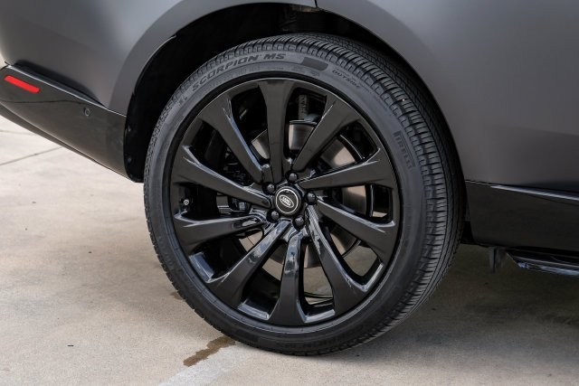Used 2025 Gray Land Rover Autobiography image 76