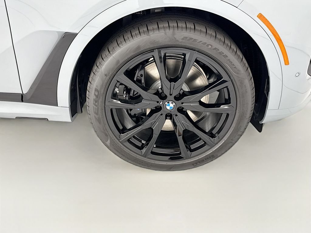 New 2027 Gray Metallic BMW M60i image 31