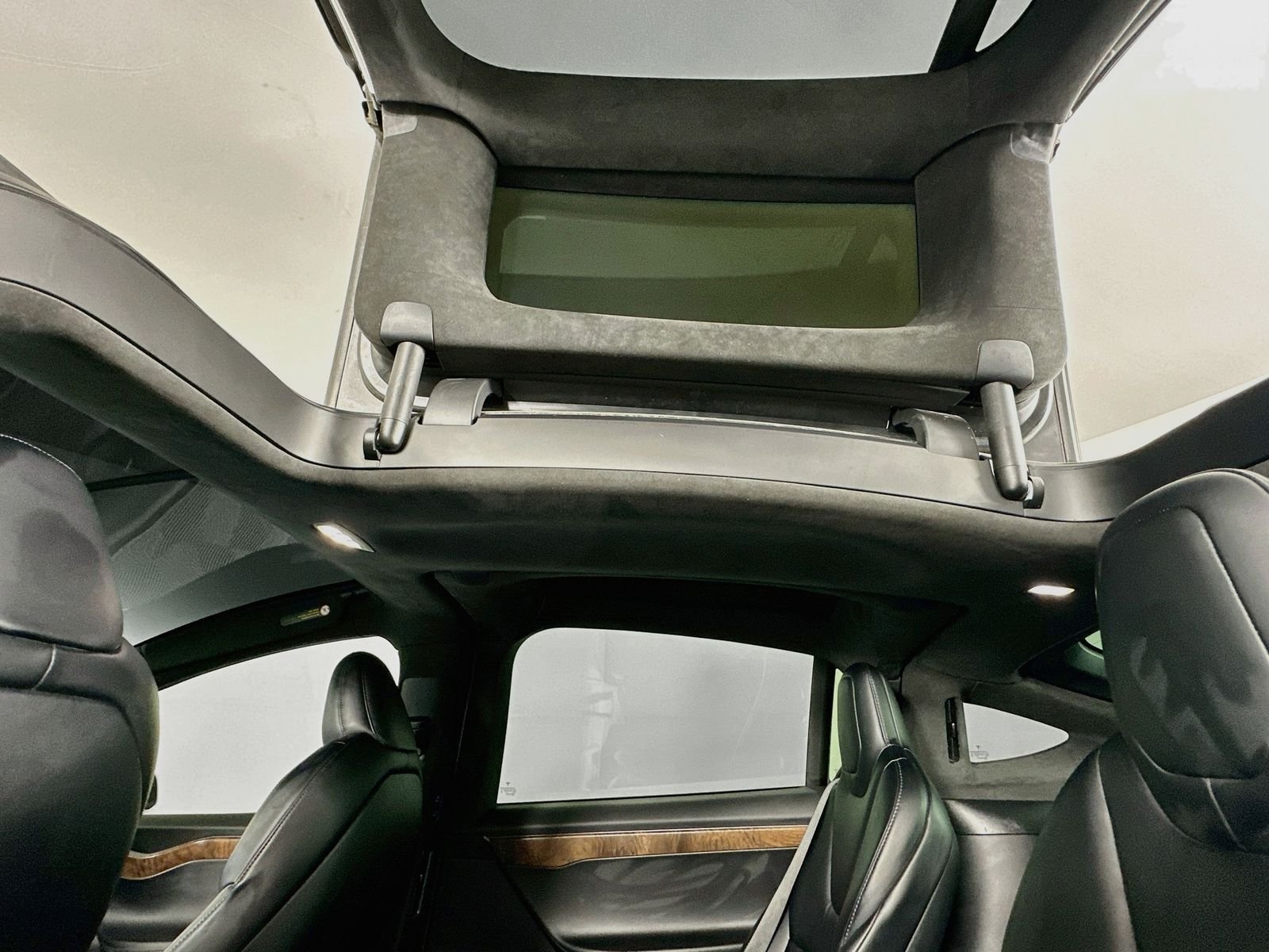 Used 2020 White Tesla Long Range image 21