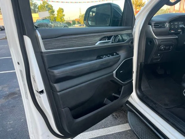 Used 2024 White Jeep Series II image 5