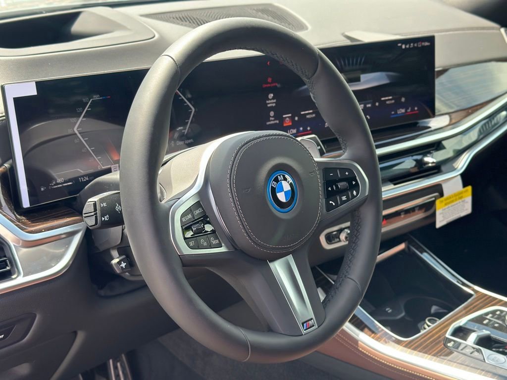 New 2026 Skyscraper Grey Metallic BMW xDrive50e image 17